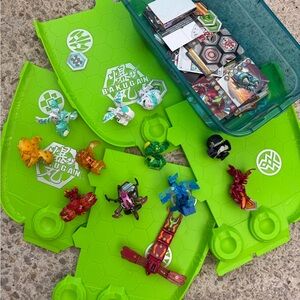 Bakugan Battle Set – Green Play Mat with Assorted Colorful Figures